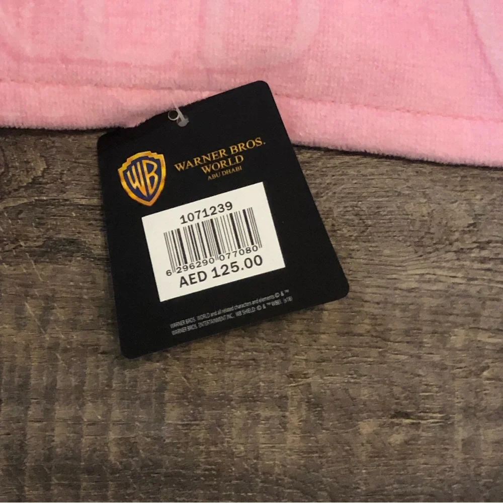 NWT Warner Bros. Bugs Bunny Beach Towel